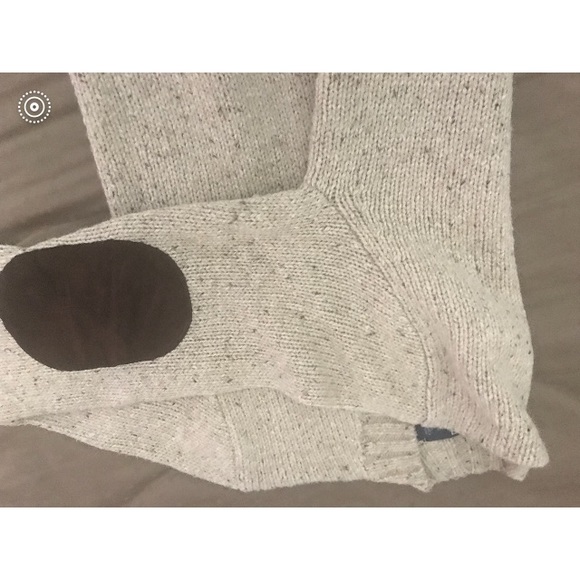 Sweaters - Picture 3 of 4